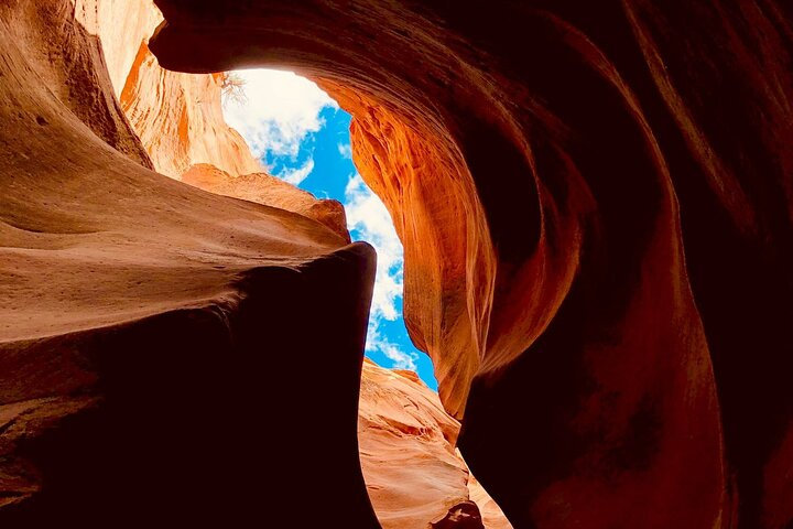 Peekaboo Slot Canyon Jeep Tour - Photo 1 of 12